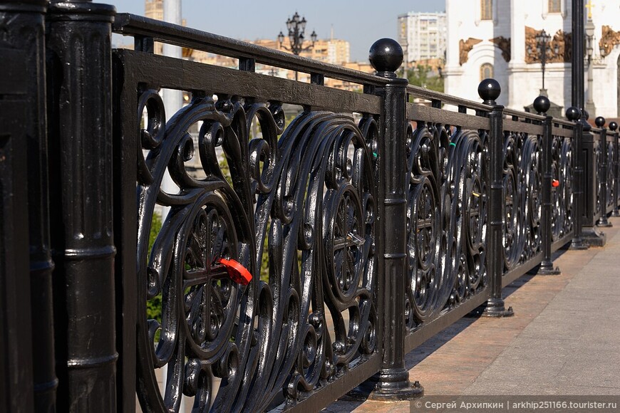 Патриарший пешеходный арочный мост — с лучшими видами на центр Москвы