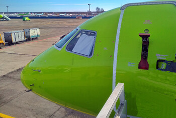 Самолёт S7 прибыл в Новосибирск с поврежденной хвостовой частью 