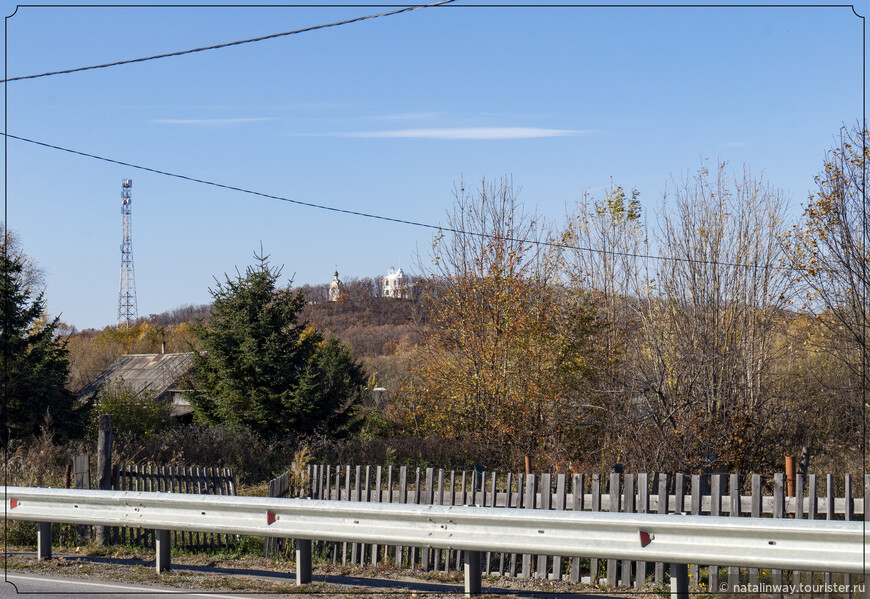 Вид на Волочаевскую сопку с федеральной автомобильной трассы Хабаровск-Чита