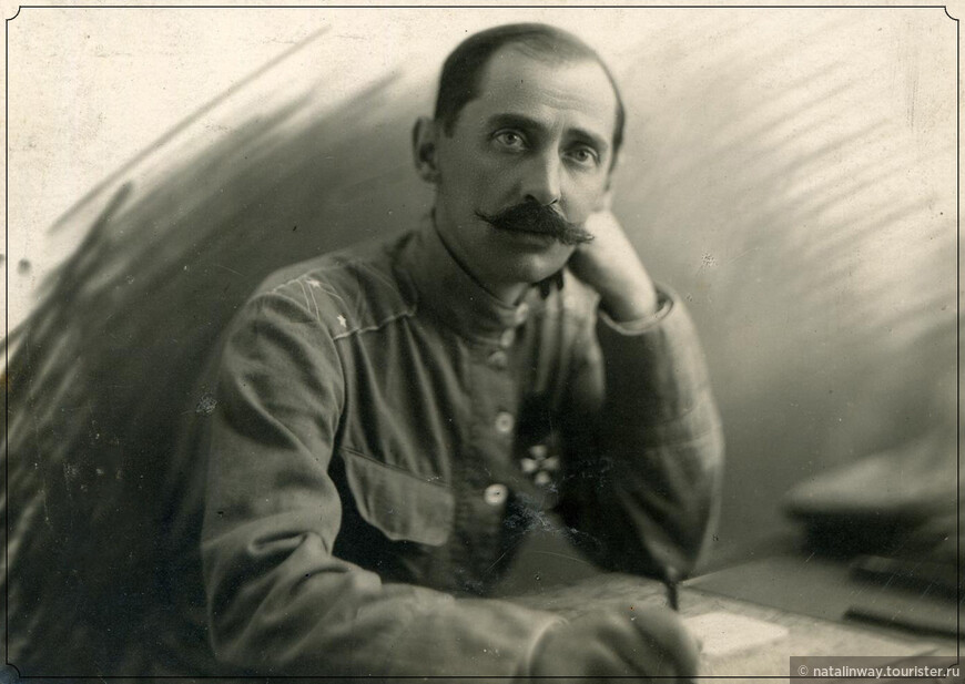 Молчанов Викторин Михайлович (23 января 1886 — 10 января 1975) — деятель Белого движения в Сибири и на Дальнем Востоке, командующий белоповстанческой армии.