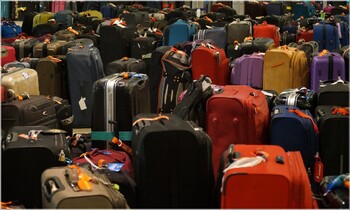 Пассажир не вылетел в Москву из-за застрявшего в калибраторе чемодана