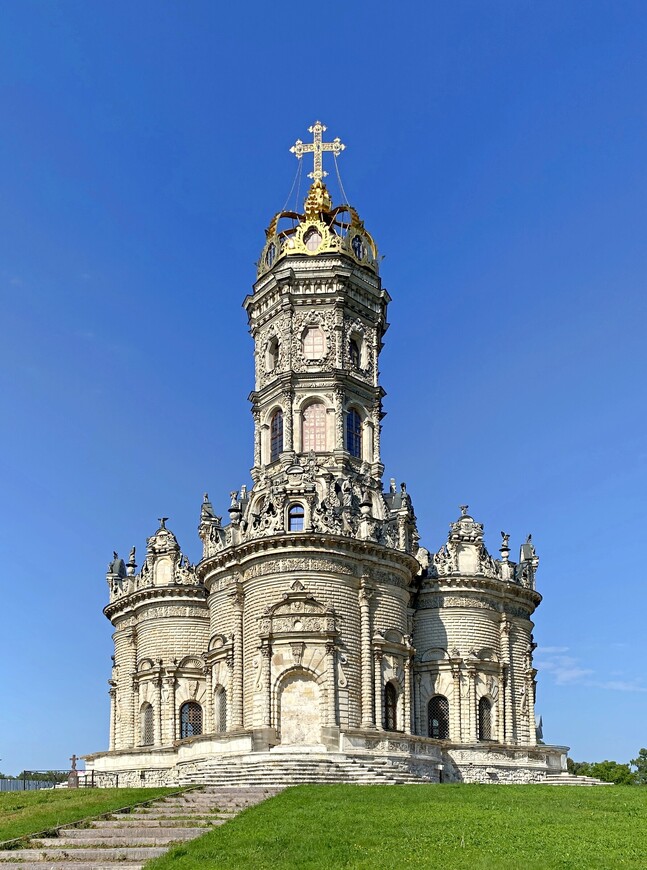 Церковь Знамения Пресвятой Богородицы в усадьбе Дубровицы
