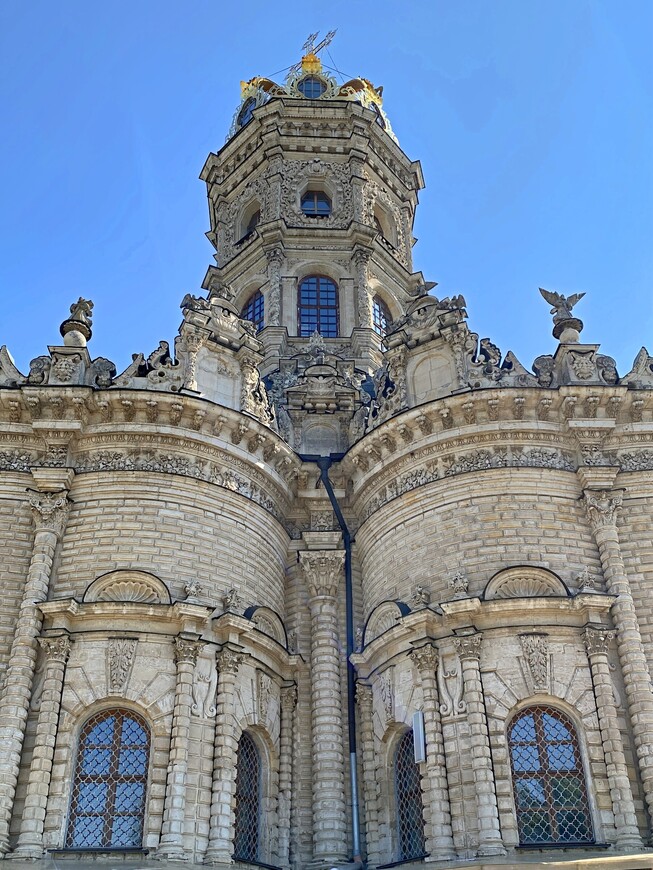 Церковь Знамения Пресвятой Богородицы в усадьбе Дубровицы