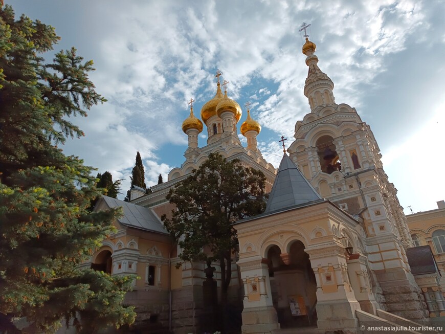 Прекрасная святыня Ялты — собор Александра Невского