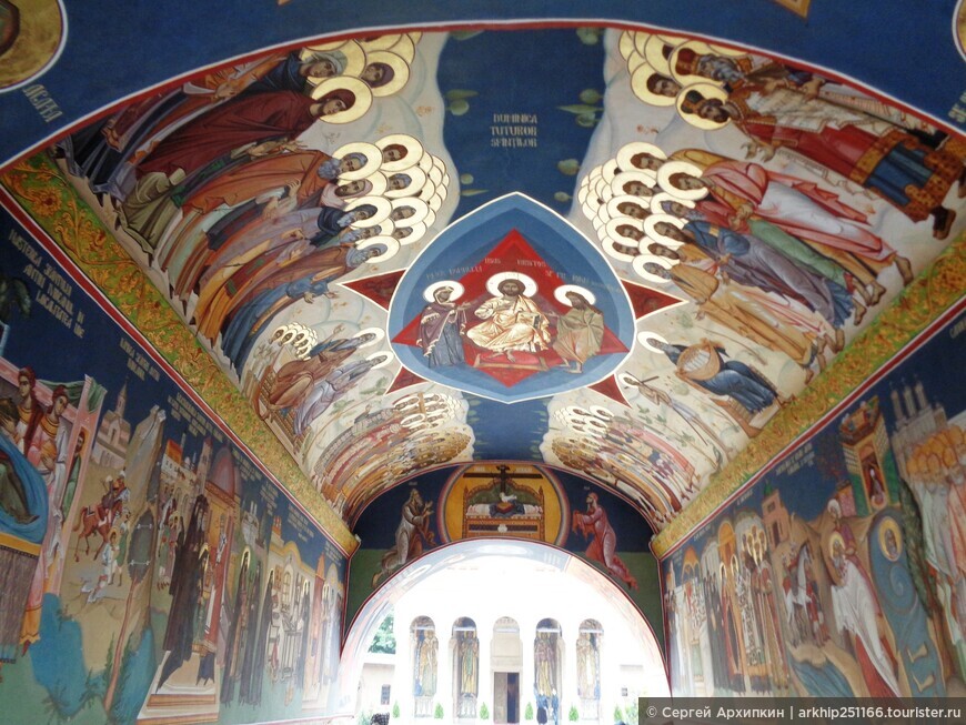 Красивый православный монастырь Антим (18 века) в сам сердце Бухареста