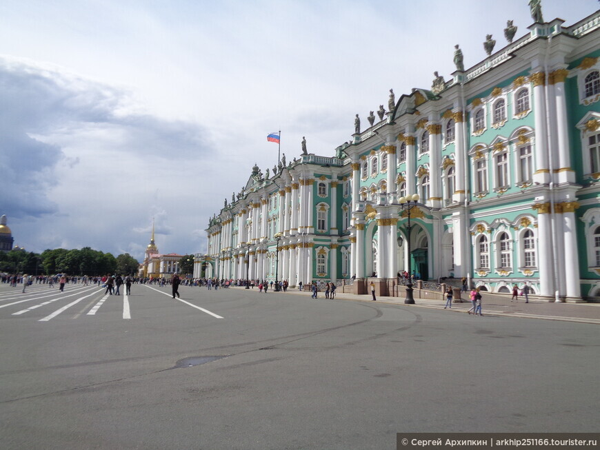 Портик Нового Эрмитажа с Атлантами — символ величия и мощи  Санкт-Петербурга