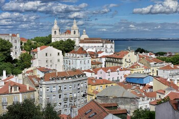 В Португалии туриста арестовали из-за стакана гранатового сока 