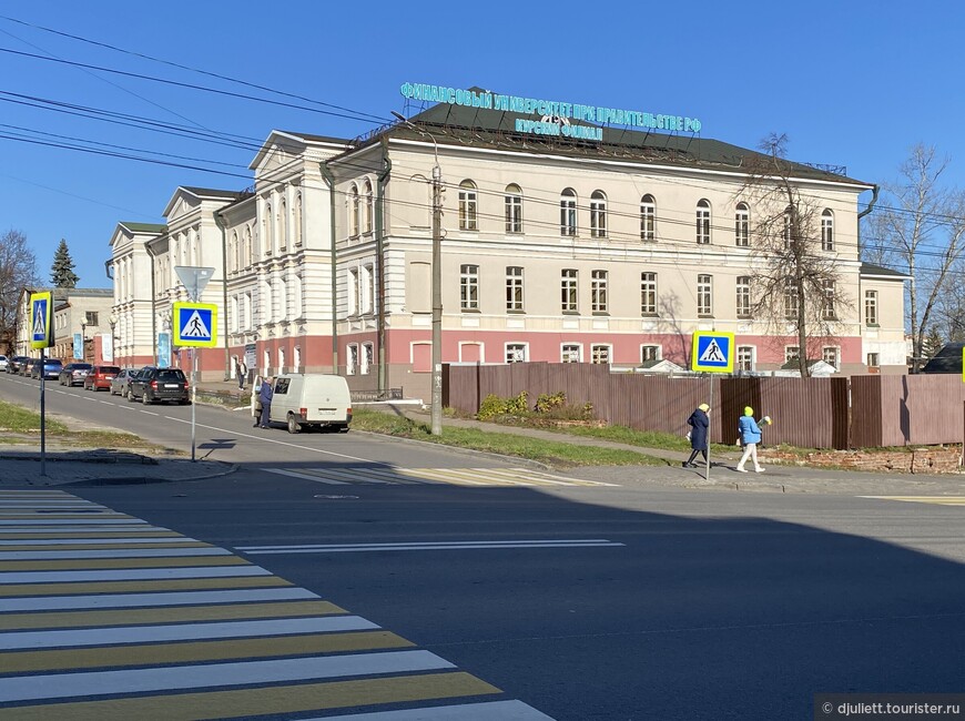 Вид с противоположной стороны улицы Дзержинского (бывшей Херсонской)
