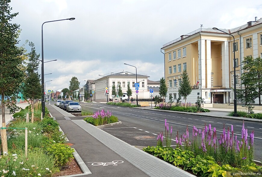 Буквально в этом году прошла реконструкция Советского проспекта,превратив и без того интересную улицу в поистине классное общественное пространство.