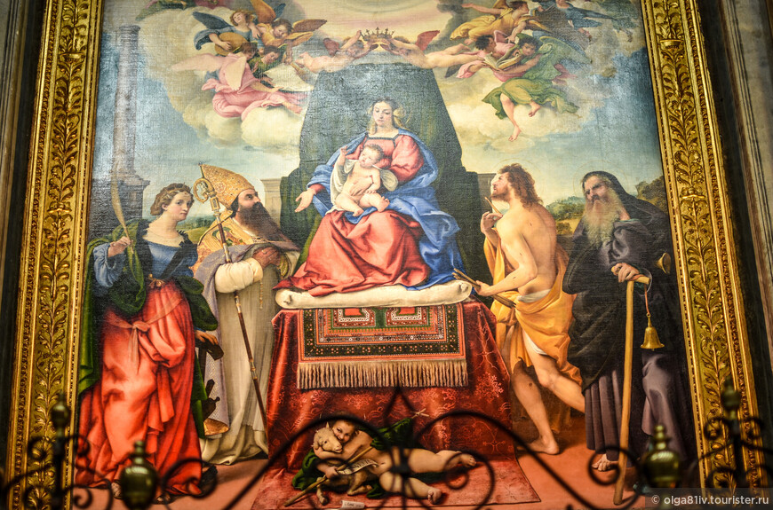 Pala di Santo Spirito, святая Екатерина слева