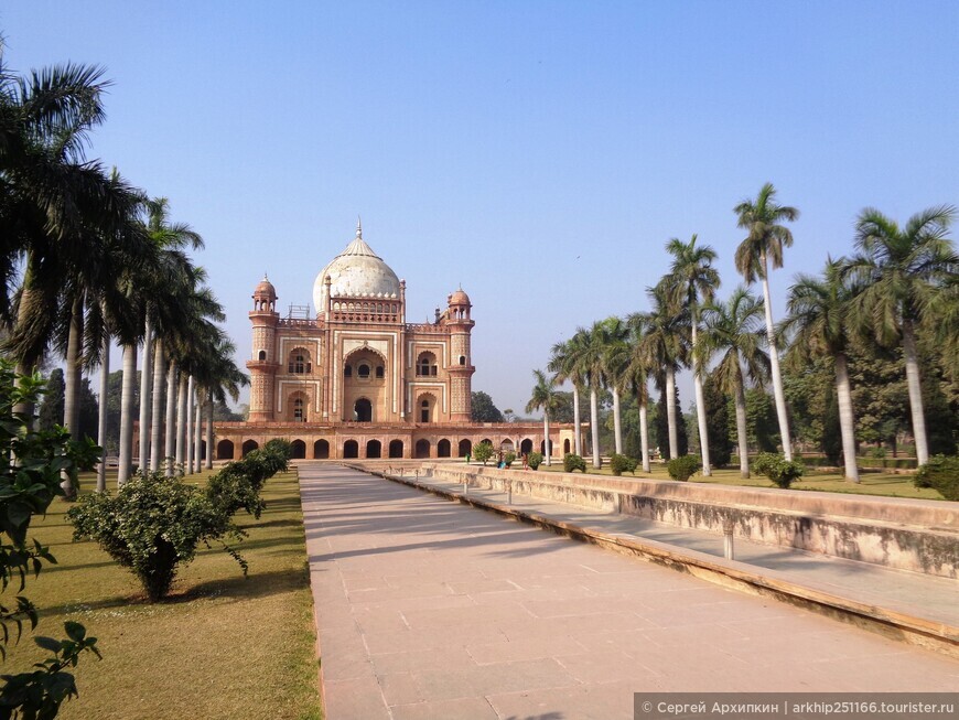 Великолепный мавзолей Сафдарджанга в Дели