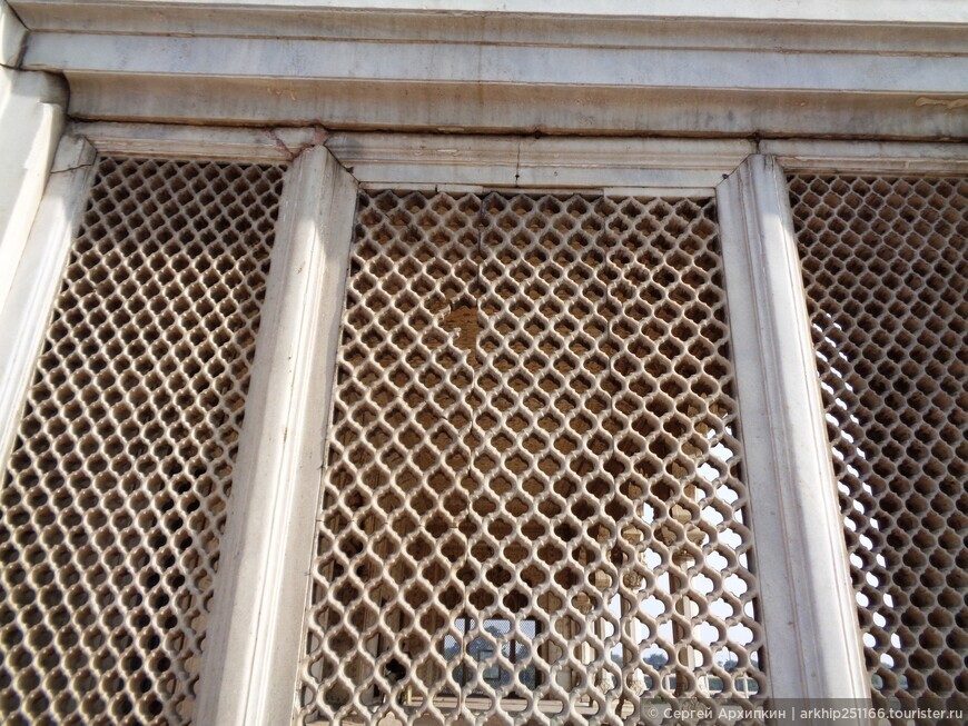 Диван-и-Хас — Зал частных аудиенций императора Великих Моголов в Дели