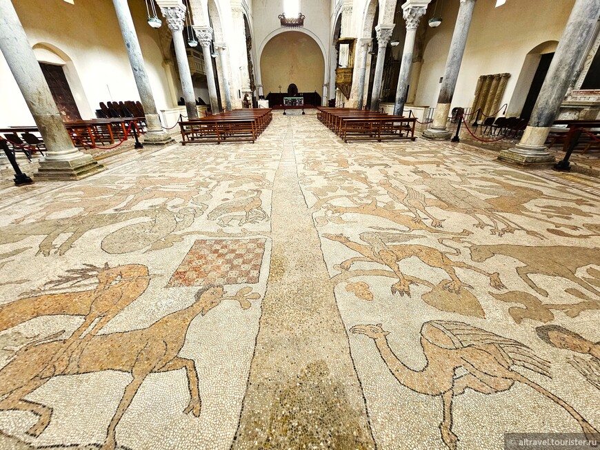 Удивительные мозаичные полы 12-го века в кафедральном соборе Отранто.