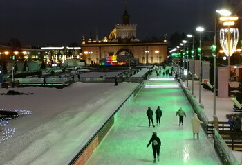 Ледовый каток на ВДНХ в Москве откроется 24 ноября