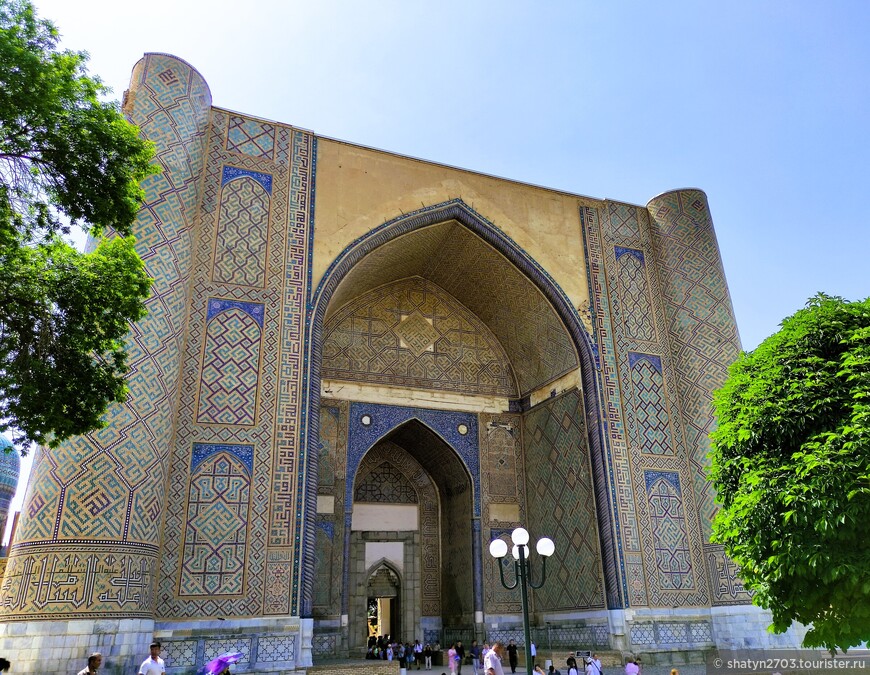 Входной портал в мечеть Биби Ханум