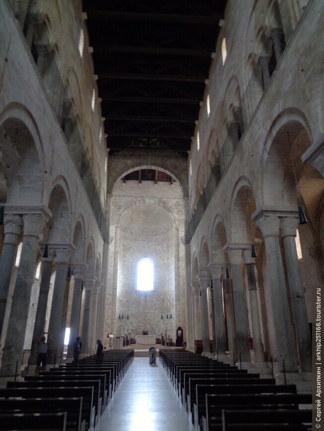 Кафедральный собор Трани (11 века) — один из лучших средневековых соборов Италии