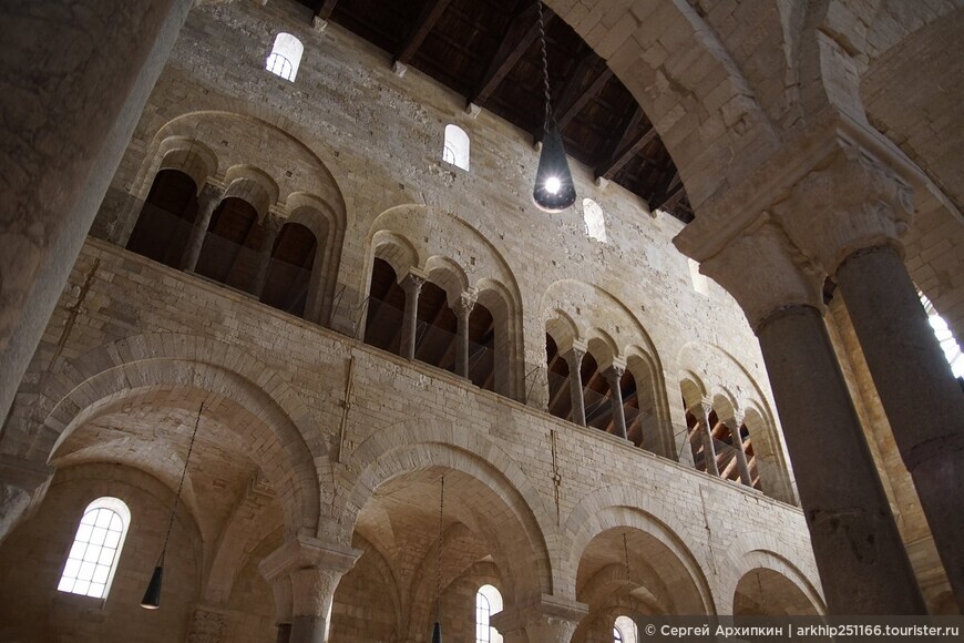 Кафедральный собор Трани (11 века) — один из лучших средневековых соборов Италии
