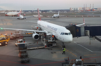 Turkish Airlines отменила десятки рейсов из-за непогоды 