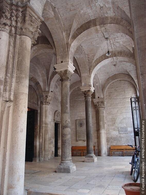 Средневековая церковь тамплиеров — Всех Святых в Трани (Апулия) на юге Италии