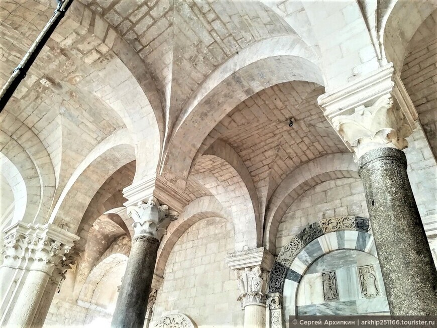 Средневековая церковь тамплиеров — Всех Святых в Трани (Апулия) на юге Италии