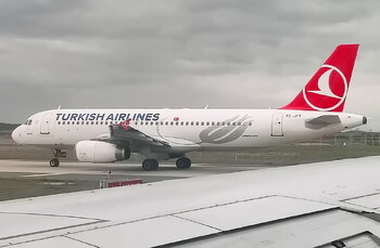 Turkish Airlines из-за урагана в Стамбуле отменила 56 рейсов