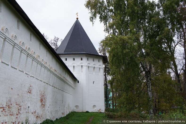 Стена Саввино-Сторожевского монастыря