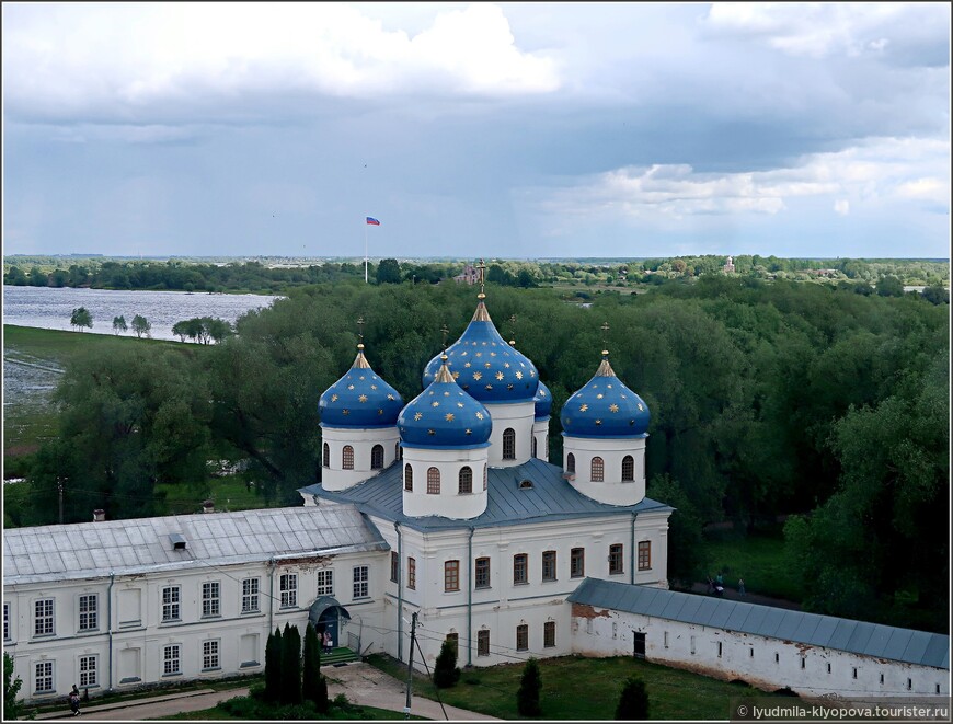 Вид из окна башни Георгиевского собора