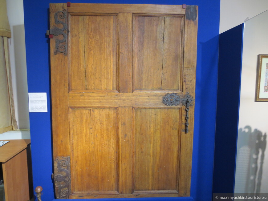 Филенчатая дверь, найденная в 1928 году