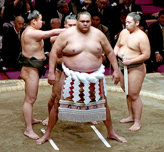 Японцы готовят гавайца к схватке, я верю в его победу. Фото из Интернета