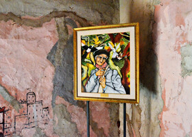 В домике, где жил Филиппо сейчас пусто – там только автопортрет художника и росписи на стенах.