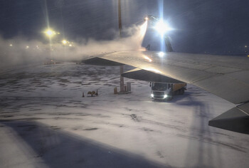 В аэропорту Мюнхена из-за ледяного дождя отменены десятки рейсов