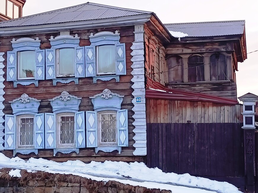 Дом по ул. Киевской напротив нашего отеля - каждый день любовались на него из окна. 