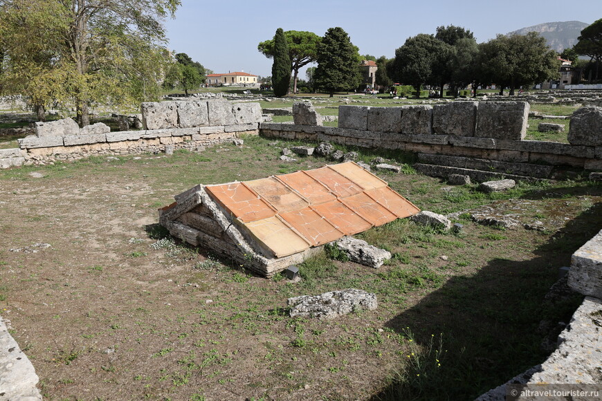 Подземное святилище, посвященное неизвестному герою (Heroon). Датируется 510-520 г. до н.э.