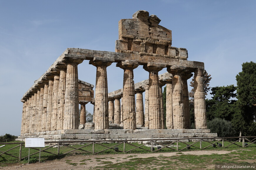 Виды храма Цереры (Афины) с разных ракурсов.
