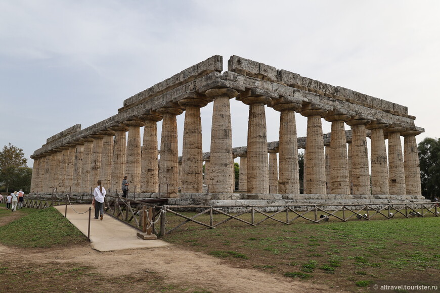 Храм Геры - вид со стороны Via Sacra.