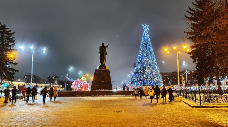 Елка на площади Ленина в Рязани