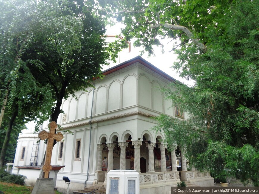 Новая церковь Святого Георгия — шедевр румынского зодчества в Бухаресте