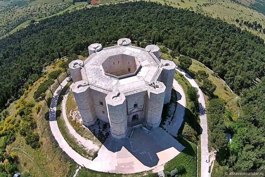 Вид на «восьмёрочный» замок сверху. Фото из интернета.