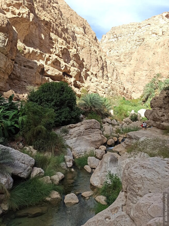Wadi Shab — живописное ущелье в горах!