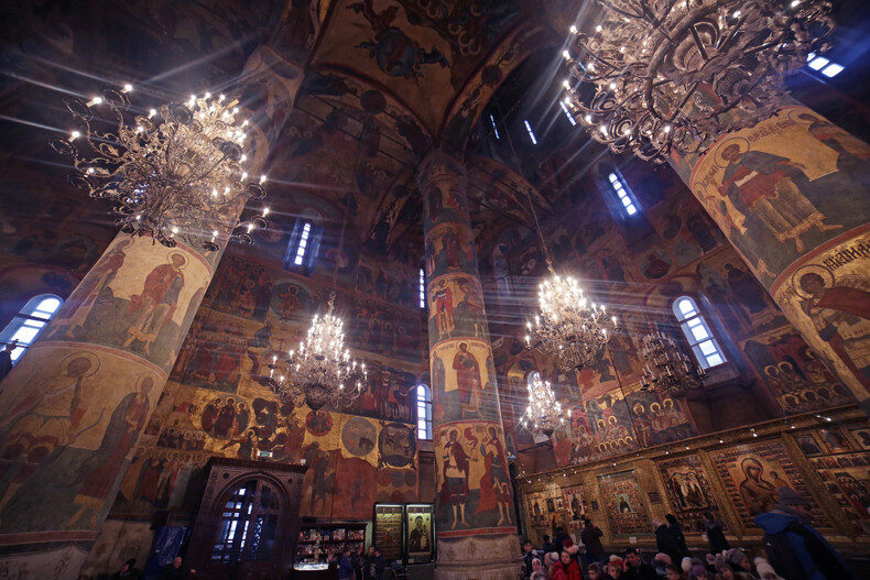 Успенский собор в москве фото внутри храма