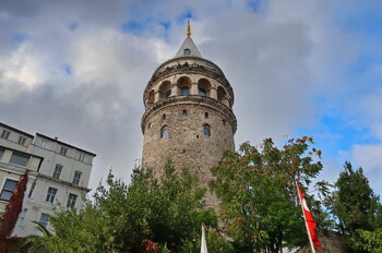В Стамбуле реставрируют конус Галатской башни