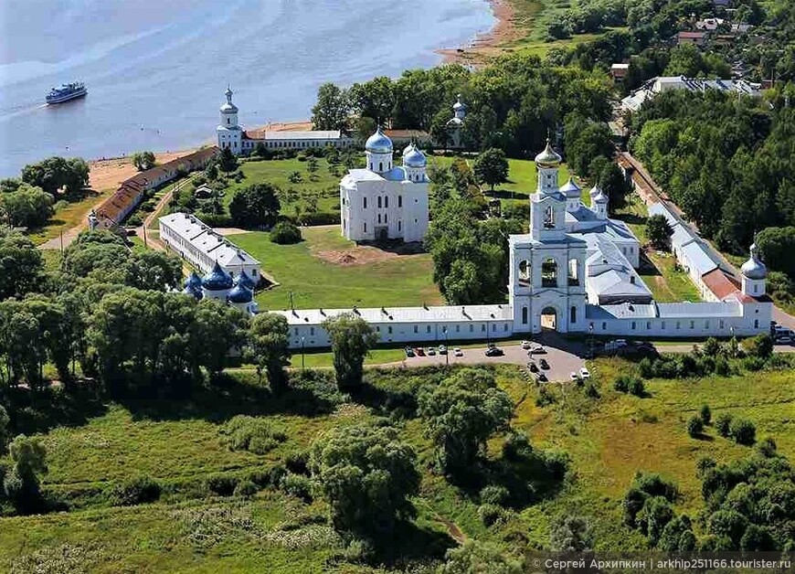 Лучшее возле Великого Новгорода — Витославлицы и Юрьев монастырь