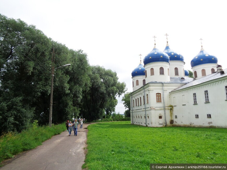 Крестовоздвиженский собор Свято-Юрьева монастыря около Новгорода