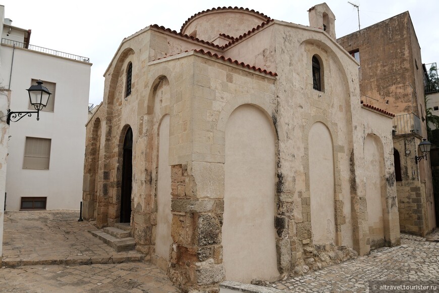 Церковь Св.Петра, конец 9-го - начало 10-го века.

