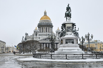 Петербург лидирует по популярности на новогодние каникулы