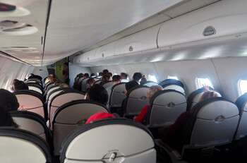 Рейс из Екатеринбурга на Шри-Ланку был задержан из-за нетрезвой пенсионерки 