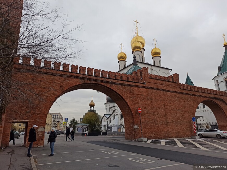 Уголок Москвы в центре Петербурга! Кремлёвская стена и Феодоровский собор
