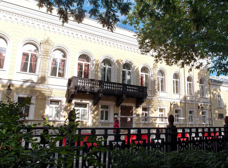 Особняк, в котором сегодня расположен музей Шахмат, был построен в 1822 году на участке, выгоревшем во время пожара Москвы 1812 года. 
