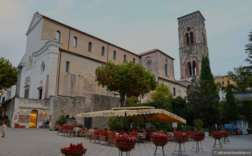 Базилика Святого Пантелеймона в Равелло.

