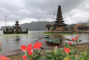 На Бали хотят перенести туристический центр на запад острова